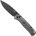 Benchmade Bugout M390 Black Cerakote foldekniv, grey sunburst aluminum