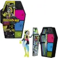 Monster High Skulltimate Secrets Frankie Stein Med Neon Frights Closet Doll