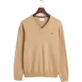 Gant for man. 8030562 Classic beige cotton V-neck pullover (3XL), Casual