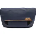 Peak Design Field Pouch Midnight v2 - Blå, med belte