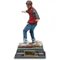 Iron Studios Tilbake Til Fremtiden Ii Marty Mcfly På Svevebrett Art Scale-figur