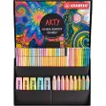 Stabilo Arty Pastelsortiment 50 dele - indeholder 5 stk Stabilo boss - 9 stk stabilo woody - 12 stk Stabilo Aquacolor - 12 stk Pen 68 tusser - 12 stk point 88 fineliners samlet i robust gaveæske.