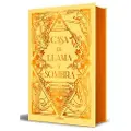 Alfaguara Casa de Llama Y Sombra (Edición Especial Limitada Cantos Pintados) / House O F Flame and Shadow (Special Limited Edition Srayed Edges)