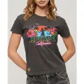 Superdry Cali Sticker Fitted Kortarmet T-skjorte