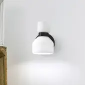 SFORZIN Vegglampe Fifty, svart, opalhvit glass, justerbar