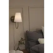 Markslöjd vegglampe Amar, offwhite/messing, stikkontakt, E14