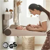 Leander Wally væghængt puslebord – Cappuccino