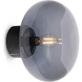 New Works vegglampe Karl-Johan, svart/opal, Ø 23 cm