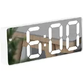 24.Se LED-vekkerklokke med hvite tall - Hvit