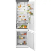 Electrolux Kombiskap 700 NoFrost 188.4 cm 0/0 L ENA7CE19S