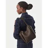 GUESS Melody Bucket Veske