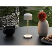 Konstsmide LED-batteridrevet bordlampe Lille, høyde 20 cm, sandfarget, IP54, USB