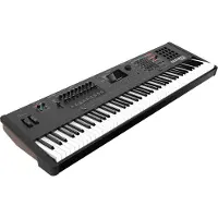 Kurzweil K2700 Synthesizer
