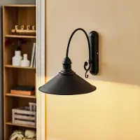 Argon Vegglampe Elmo, svart lakkert