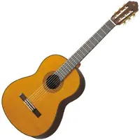 Yamaha CG192 klassisk akustisk gitar i sedertre (naturlig)