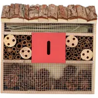 24.Se Insekthotell for smådyr - skjulesteder for bier, sommerfugler og nyttedyr