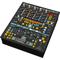 Behringer DDM4000 lydmikser 5 kanaler