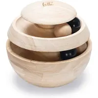 Designed By Lotte Neya katteleke av tre - ca. Ø 16 cm