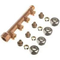 Roth EURO-red fordelerrør er udført i CC499K Rødgods, og med 4 afgreninger til 15mm pex. Skærering og omløber i messing