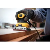 DeWalt 84563 230w Slipemaskin