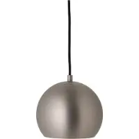 Frandsen pendellampe Ball, nikkelfarget sateng, Ø 18 cm