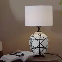 PR Home bordlampe New York, hvit, høyde 46 cm, keramikk
