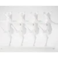 Kare Dancing Cows dekorativ figur, hvit, polyresin, høyde 23 cm