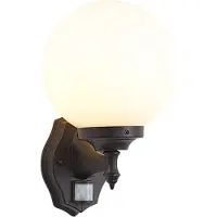 QAZQA Klassisk utendørs vegglampe sort med opalt glass IP44 med bevegelsessensor - Champs