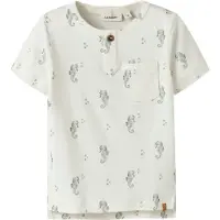 Lil´ Atelier Lil' Atelier T-skjorte - Slim - NmmGayo - Coconut Melk/Seahorse - - 5 år (110) - T-skjorte
