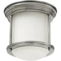 Quintiesse Hadrian Mini utendørs taklampe, antikk nikkel/opalhvit