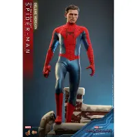 Hot toys Figur MMS680 - Marvel Comics - Spider Man : No Way Home - Spider Man New Red And Blue Suit Deluxe Version