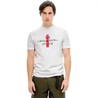 The Mountain Studio Cross Logo Kortarmet T-skjorte