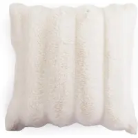 Nordstrand Fake fur pute med stripet struktur - 45x45 cm - Hvit