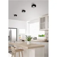 HELESTRA Kari LED-taklampe, kantet, svart
