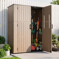 Vevor Hageskur/Redskapsskur/Hagehus 1420x670x1760 mm Brun, for garasje, terrasse og hage, med låsbar dør og avrundede hjørner, HDPE-harpiks, Vanntett, Lastekapasitet opptil 59 kg