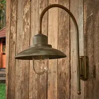 MORETTI Casale utendørs vegglampe, høyde 60 cm, antikk messing