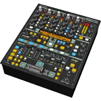 Behringer DDM4000 Digital Pro Mikser