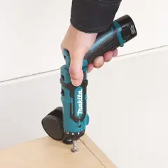 Makita 7,2V Knækskruetrækker DF012DSJ 2x1,5Ah-2